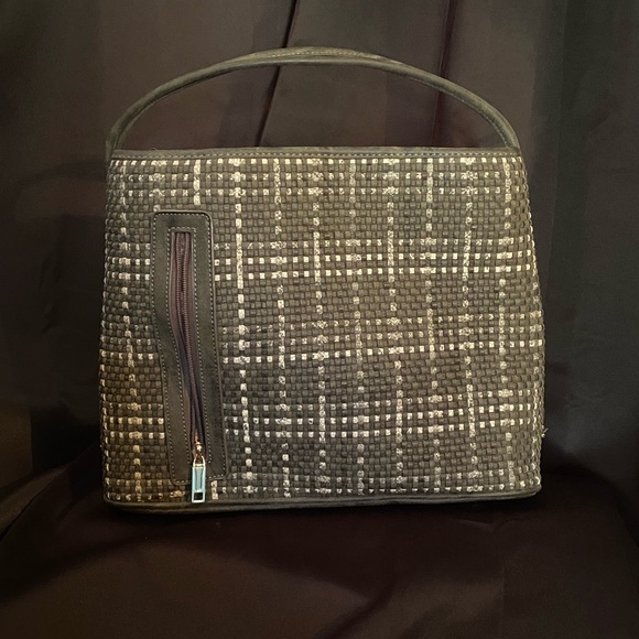 Samoe Gray purse 2 straps. Divided w/zippered & open pockets. Snakeskin detail - Picture 1 of 2